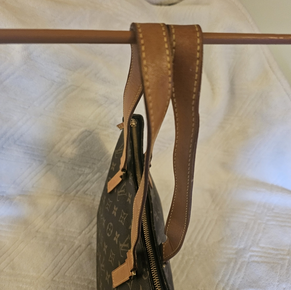 Louis Vuitton Classic Monogram Tote - Picture 2 of 16